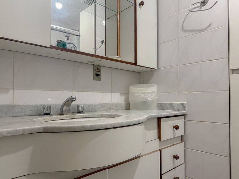 Apartamento lindo e amplo no Leblon