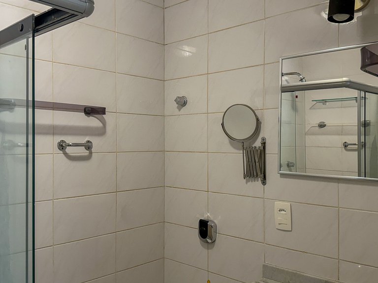 Apartamento lindo e amplo no Leblon