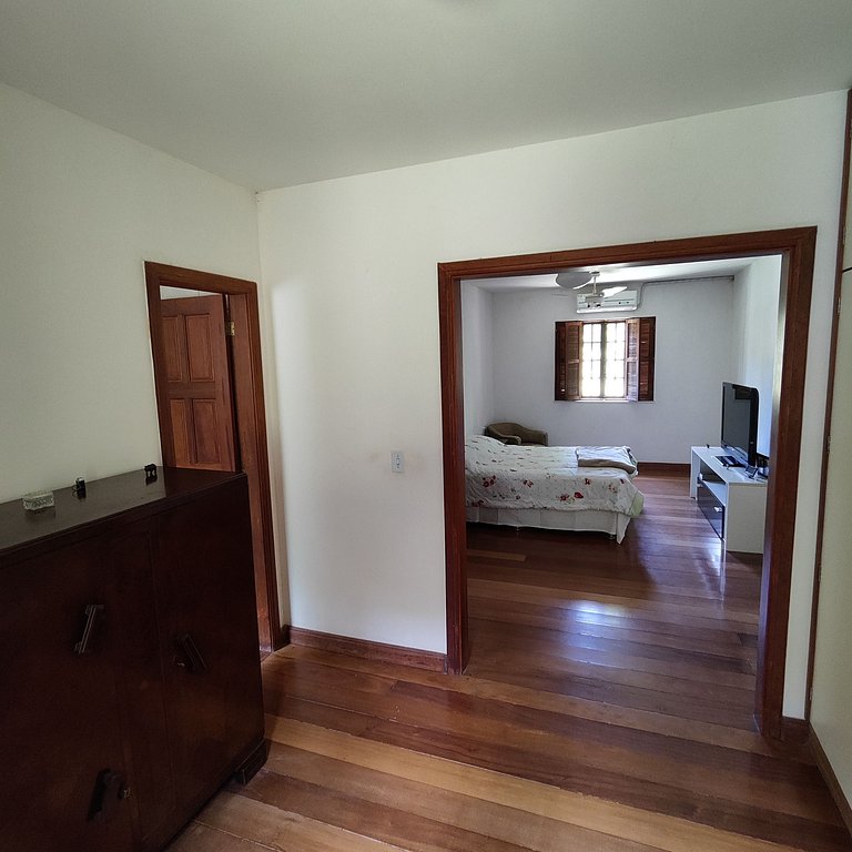 Casa de Campo Com Piscina e Churrasqueira