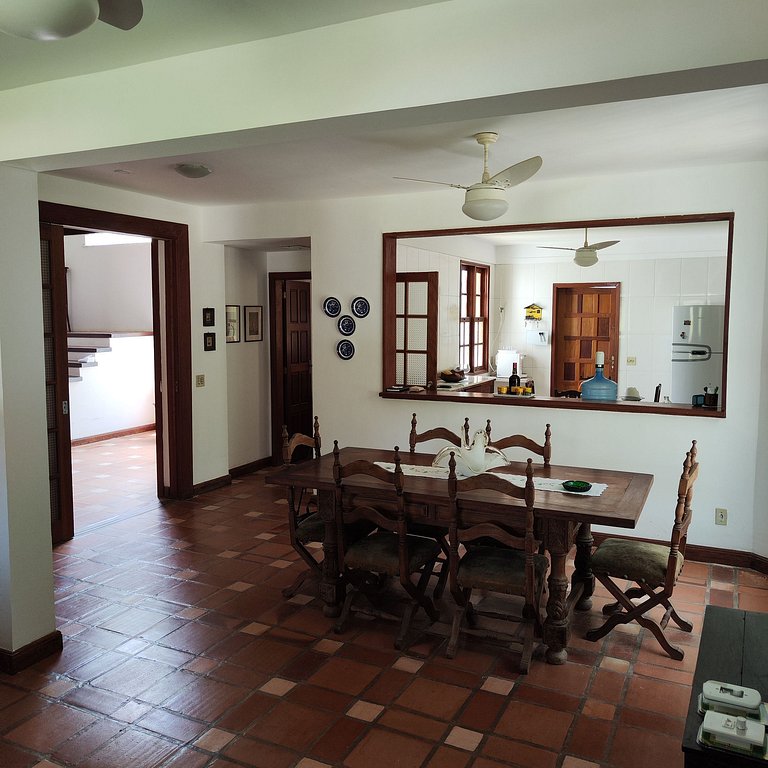 Casa de Campo Com Piscina e Churrasqueira
