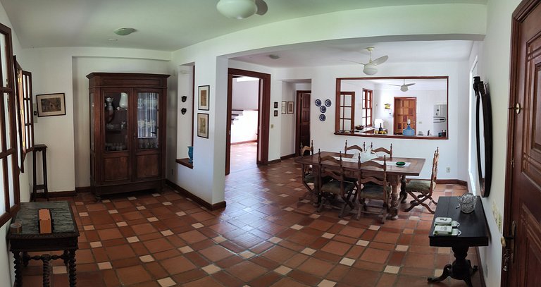 Casa de Campo Com Piscina e Churrasqueira
