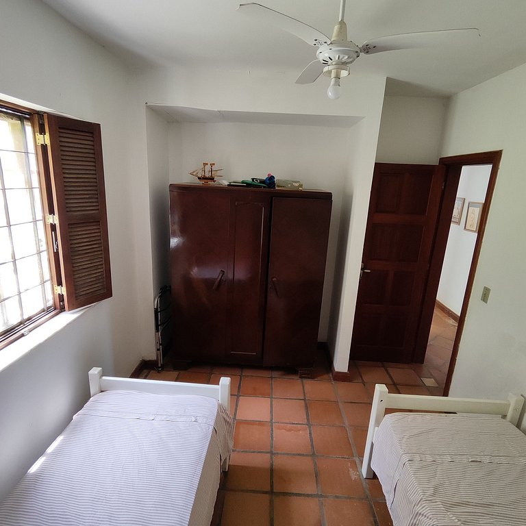 Casa de Campo Com Piscina e Churrasqueira