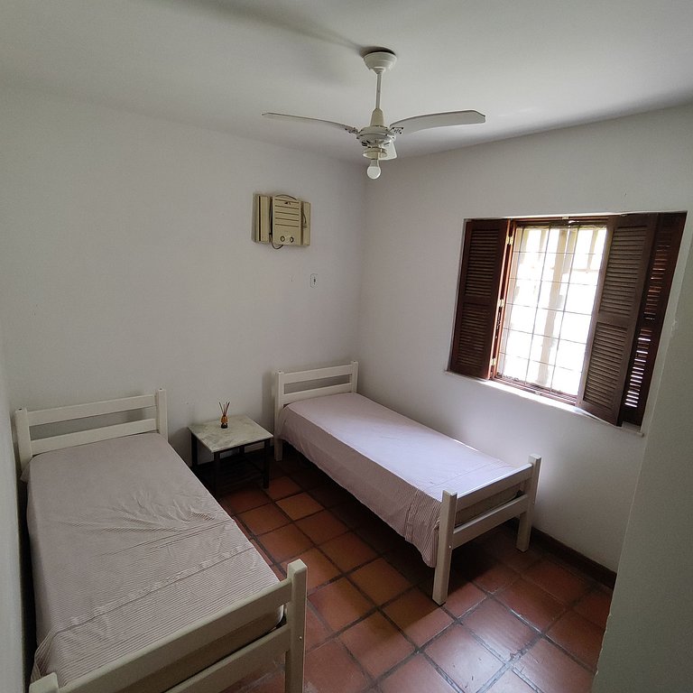 Casa de Campo Com Piscina e Churrasqueira