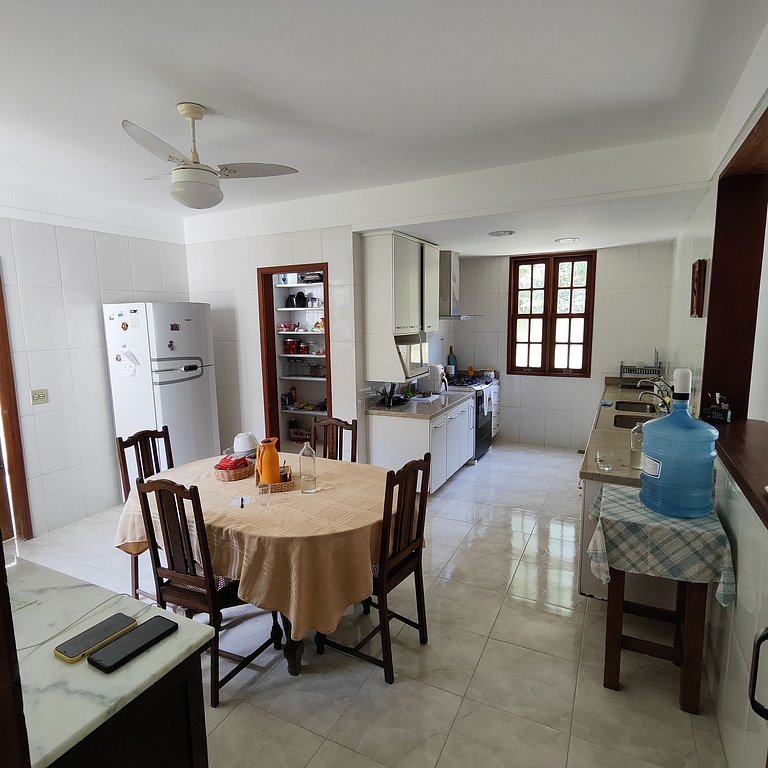 Casa de Campo Com Piscina e Churrasqueira