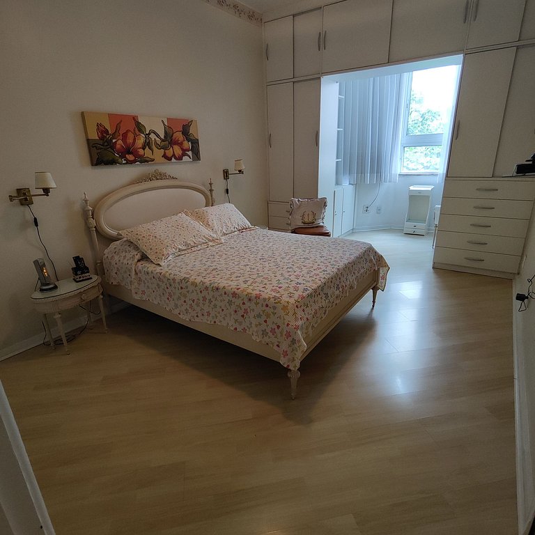 Luxuoso Apartamento 3 quartos na Praia do Leme