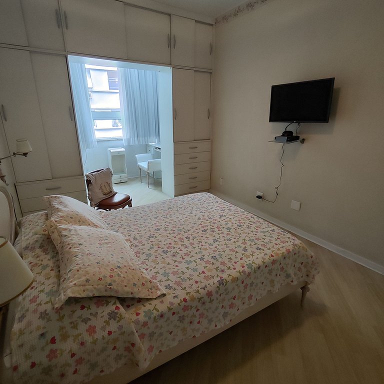 Luxuoso Apartamento 3 quartos na Praia do Leme