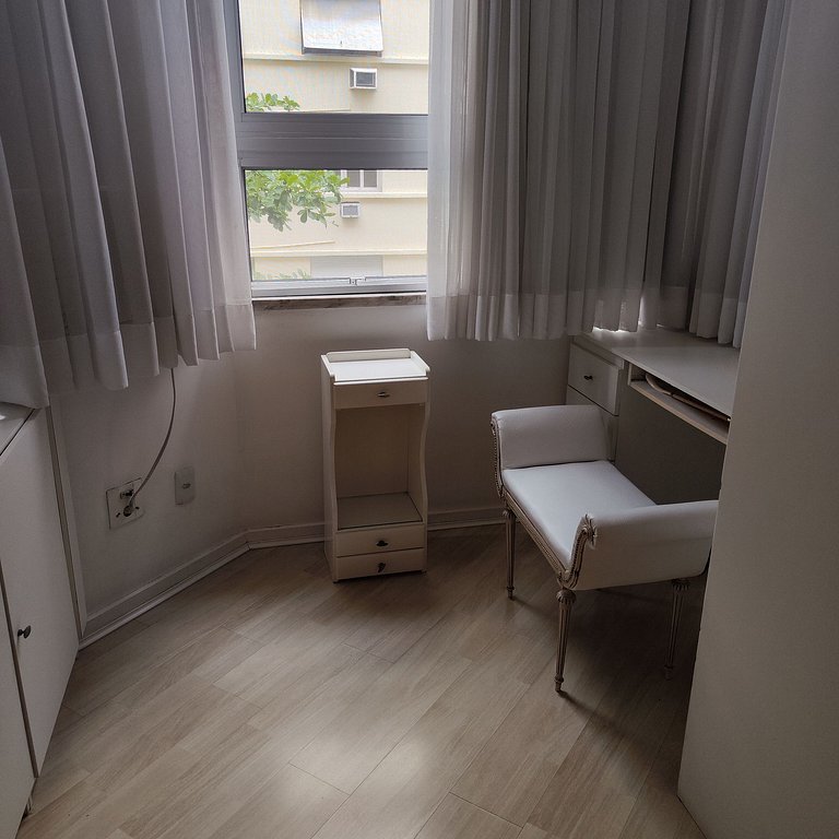 Luxuoso Apartamento 3 quartos na Praia do Leme