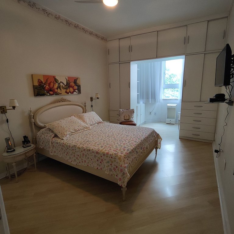Luxuoso Apartamento 3 quartos na Praia do Leme