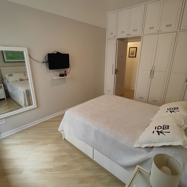 Luxuoso Apartamento 3 quartos na Praia do Leme