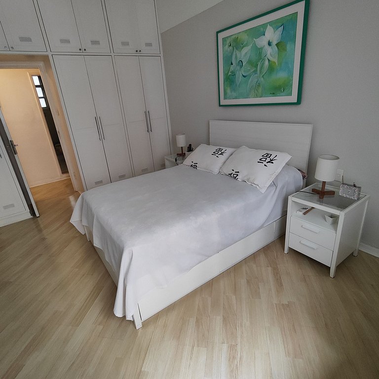 Luxuoso Apartamento 3 quartos na Praia do Leme