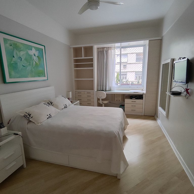Luxuoso Apartamento 3 quartos na Praia do Leme