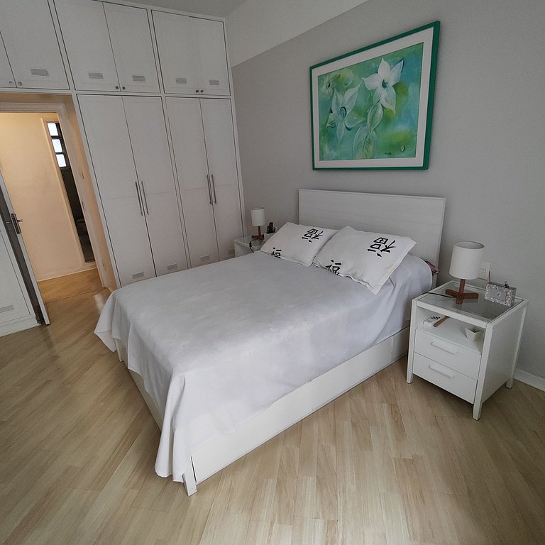 Luxuoso Apartamento 3 quartos na Praia do Leme