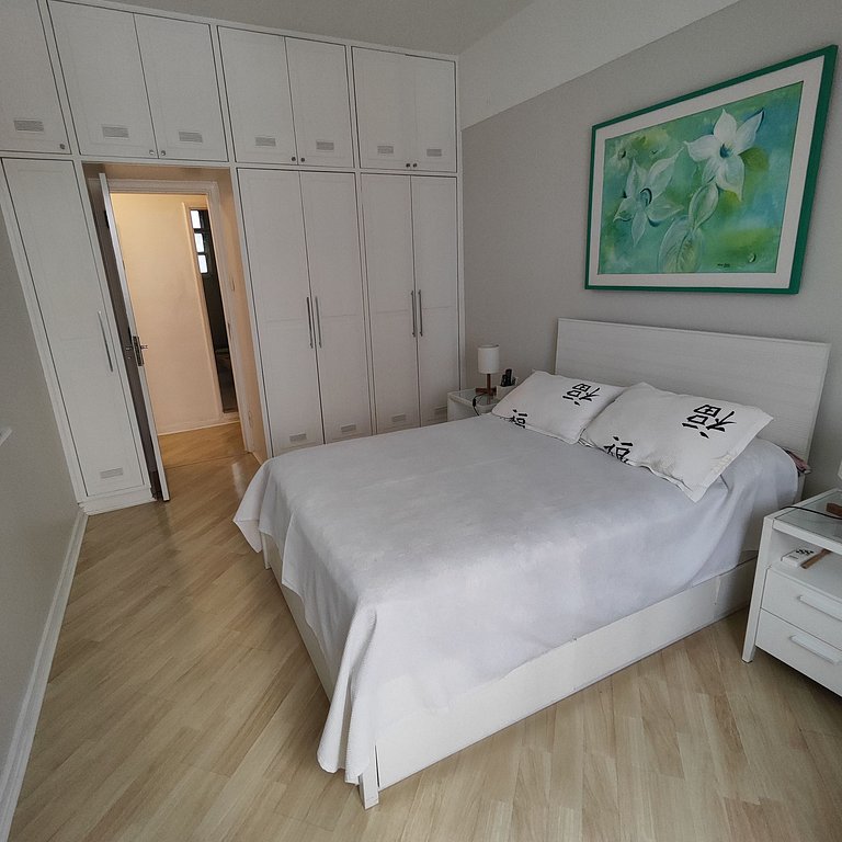 Luxuoso Apartamento 3 quartos na Praia do Leme