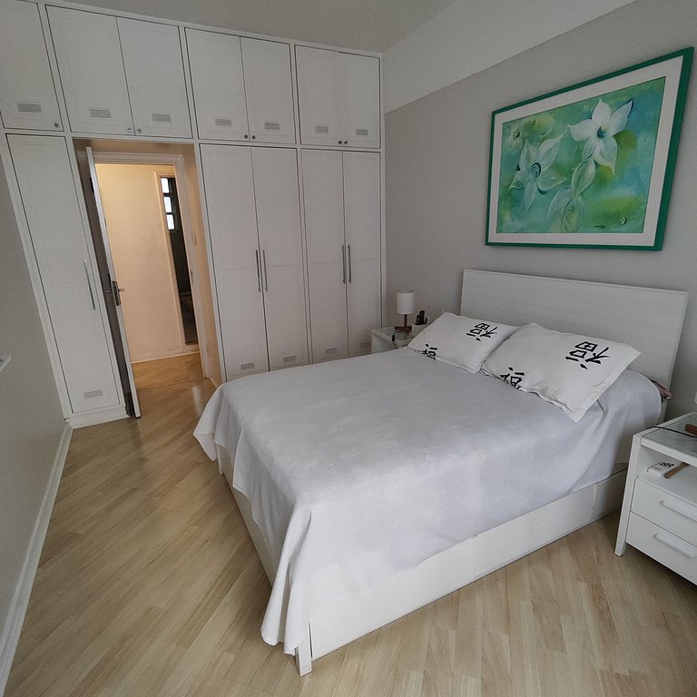 Luxuoso Apartamento 3 quartos na Praia do Leme