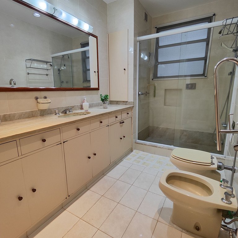 Luxuoso Apartamento 3 quartos na Praia do Leme