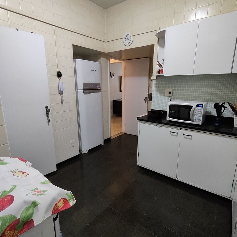 Luxuoso Apartamento 3 quartos na Praia do Leme
