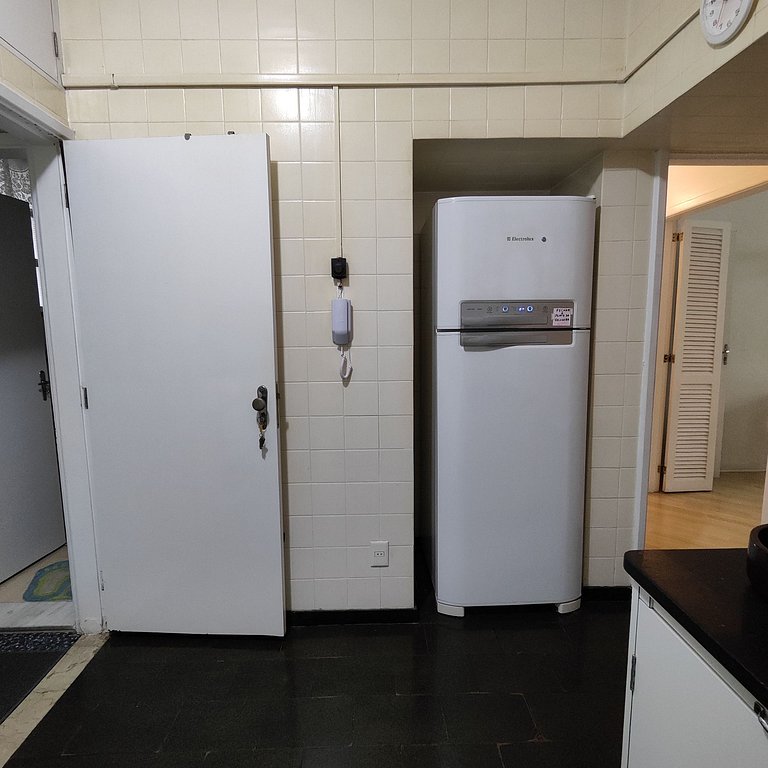 Luxuoso Apartamento 3 quartos na Praia do Leme