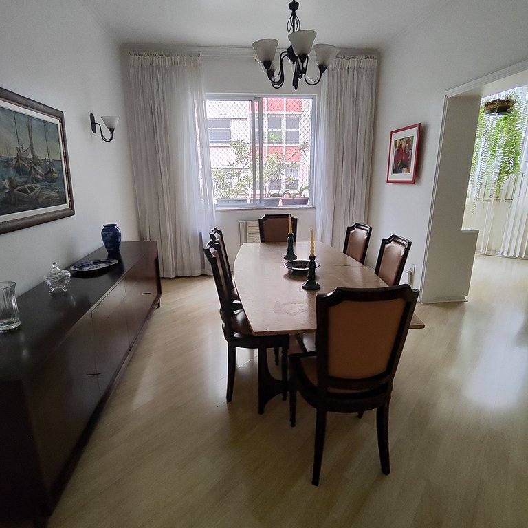 Luxuoso Apartamento 3 quartos na Praia do Leme