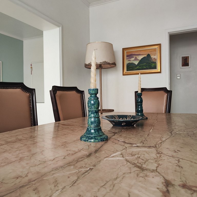 Luxuoso Apartamento 3 quartos na Praia do Leme