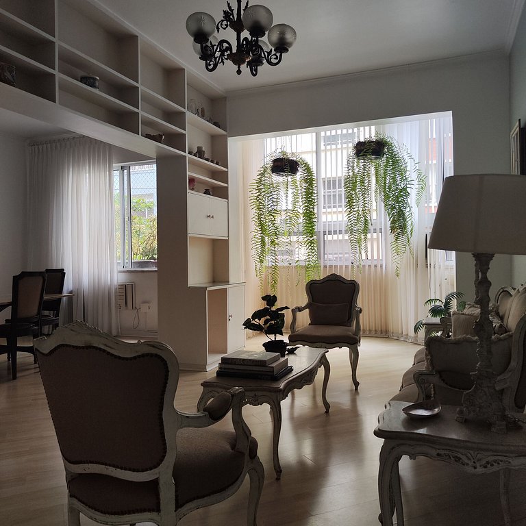 Luxuoso Apartamento 3 quartos na Praia do Leme