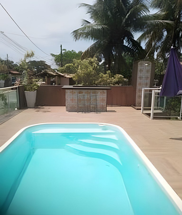 Casa duplex c/ praia particular.