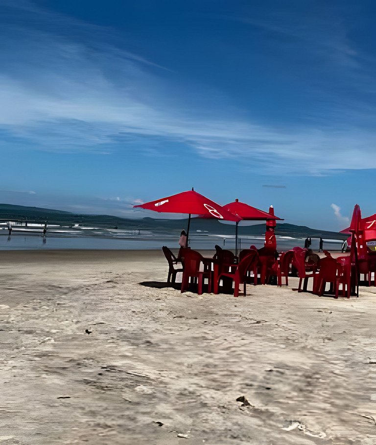 Casa duplex c/ praia particular.