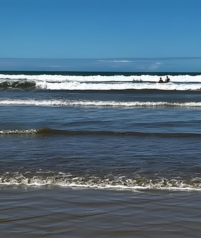 Casa duplex c/ praia particular.