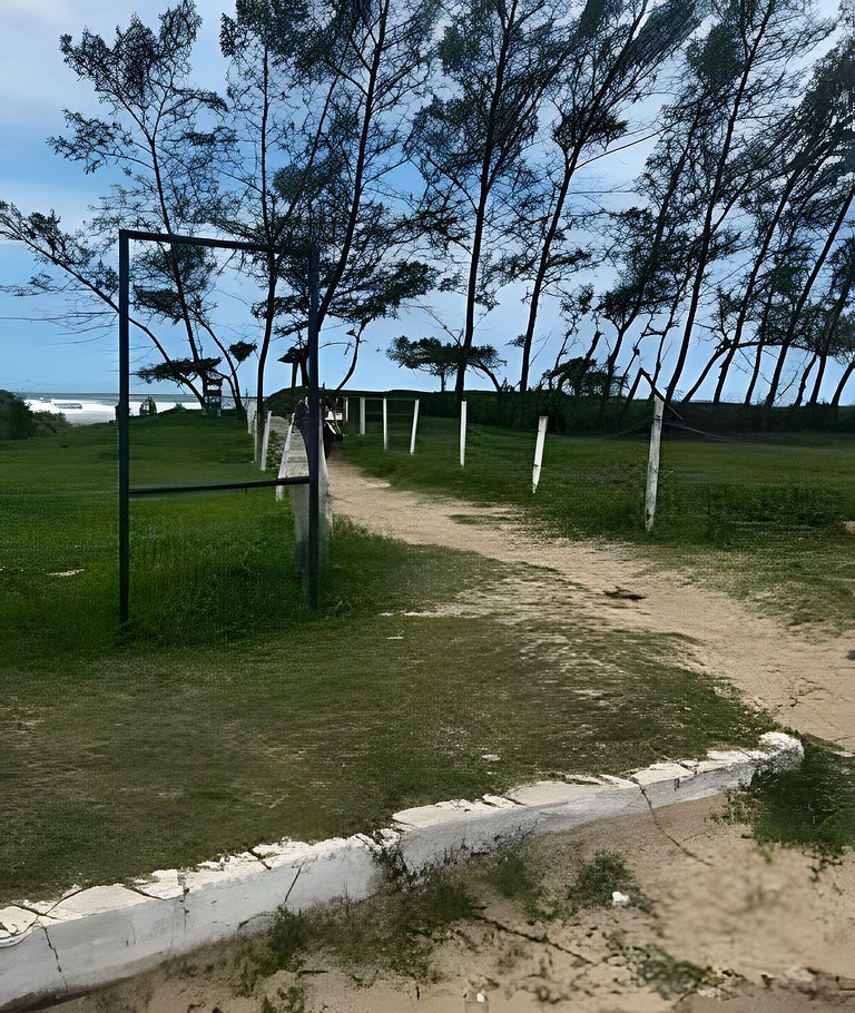 Casa duplex c/ praia particular.