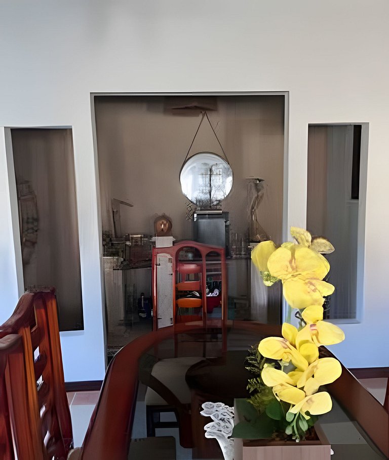 Casa duplex c/ praia particular.