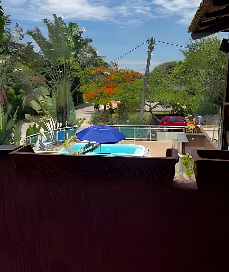 Casa duplex c/ praia particular.