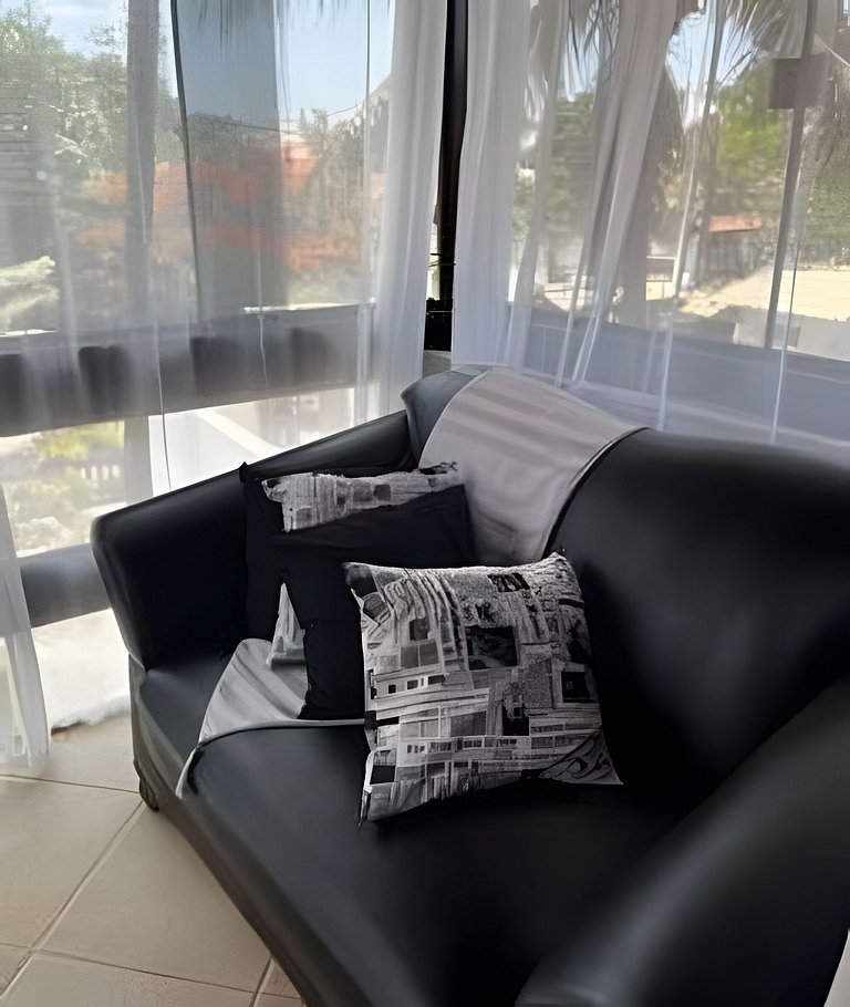 Casa duplex c/ praia particular.