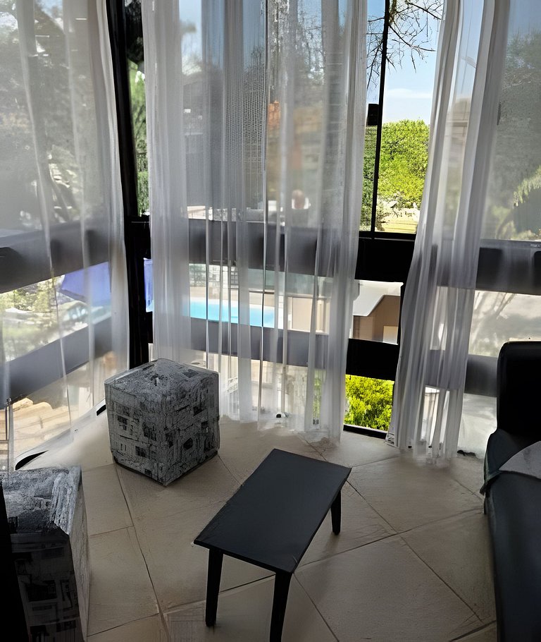 Casa duplex c/ praia particular.