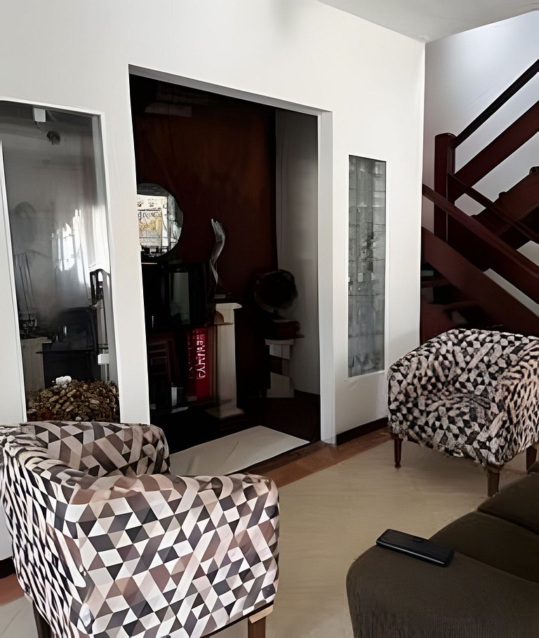 Casa duplex c/ praia particular.
