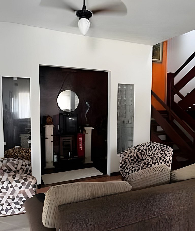 Casa duplex c/ praia particular.