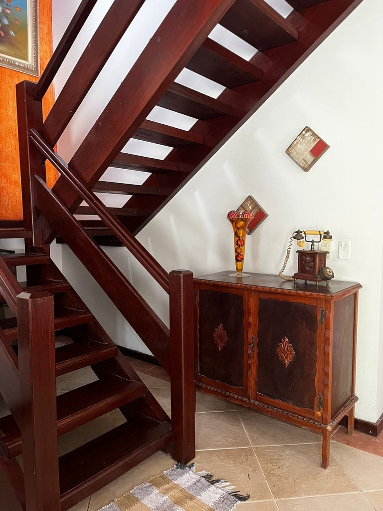 Casa duplex c/ praia particular.