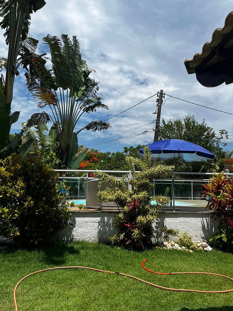 Casa duplex c/ praia particular.