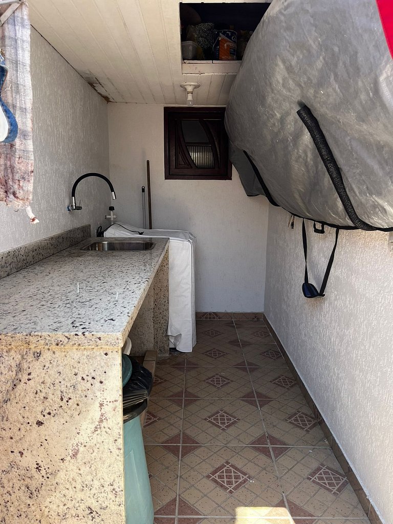 Casa duplex c/ praia particular.